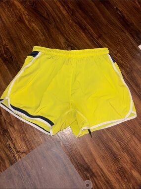 Rabbit quadtastic shorts Large running